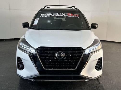 2021 Nissan Kicks SR