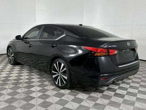 2020 Nissan Altima SR FWD