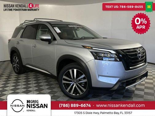 2025 Nissan Pathfinder Platinum FWD