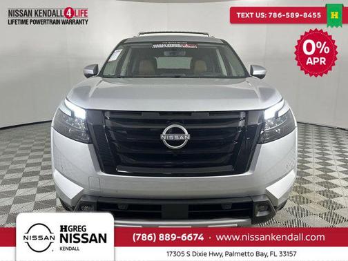 2025 Nissan Pathfinder Platinum FWD