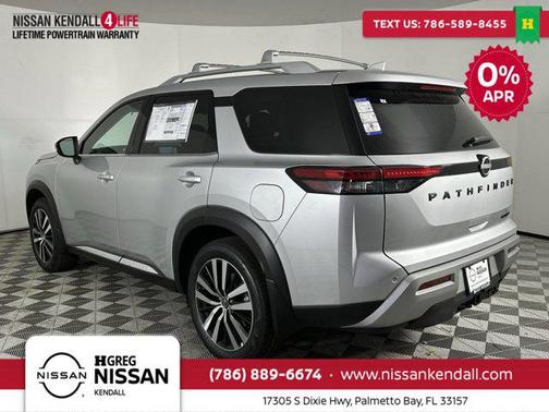 2025 Nissan Pathfinder Platinum FWD