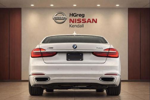 Alpine White 2018 BMW 740 xDrive