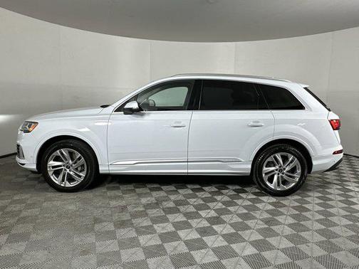 2022 Audi Q7 55 Premium Plus