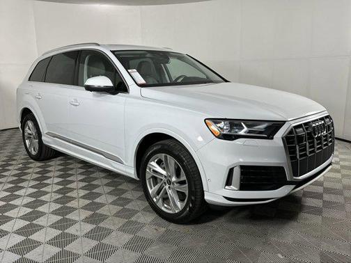 2022 Audi Q7 55 Premium Plus