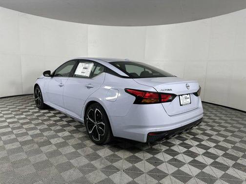 2025 Nissan Altima SR FWD