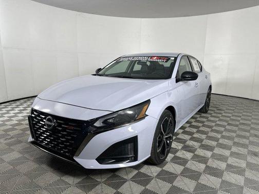 2025 Nissan Altima SR FWD