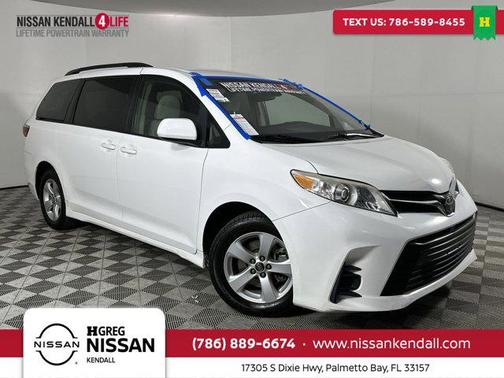 2018 Toyota Sienna LE