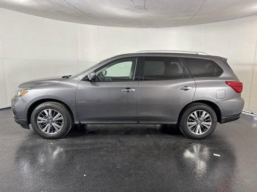 2019 Nissan Pathfinder SV