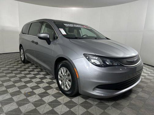 2020 Chrysler Voyager L