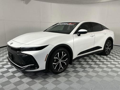 Oxygen White 2023 Toyota Crown XLE