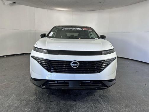 Everest White Pearl Tricoat/Super Black 2026 Nissan Murano Platinum