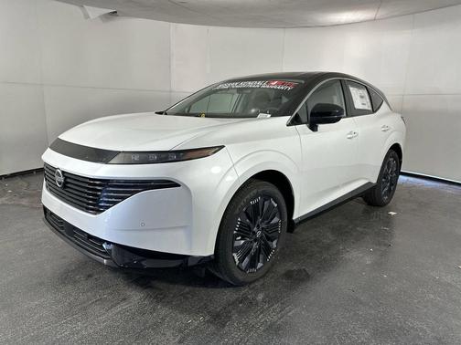 Everest White Pearl Tricoat/Super Black 2026 Nissan Murano Platinum