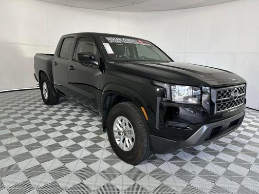 Super Black 2024 Nissan Frontier SV