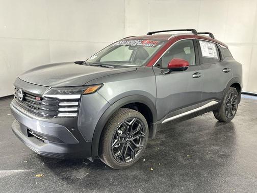 Gun Metallic/Scarlet Ember Tintcoat 2026 Nissan Kicks SR