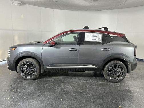 Gun Metallic/Scarlet Ember Tintcoat 2026 Nissan Kicks SR