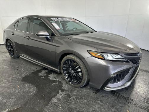 2024 Toyota Camry Hybrid SE