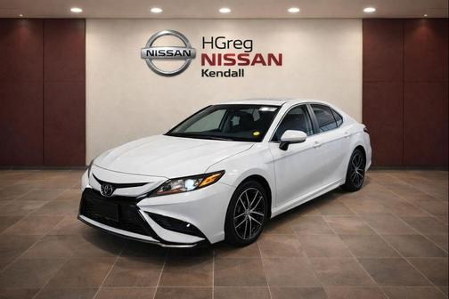 Ice Cap 2024 Toyota Camry SE