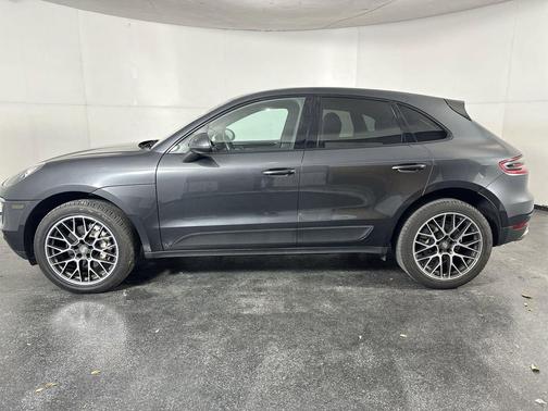 Volcano Grey Metallic 2017 Porsche Macan S