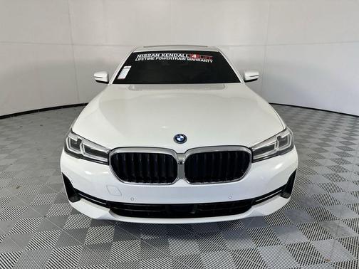Alpine White 2022 BMW 530e Base