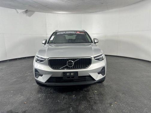 2023 Volvo XC40 B5 Core