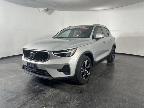 2023 Volvo XC40 B5 Core