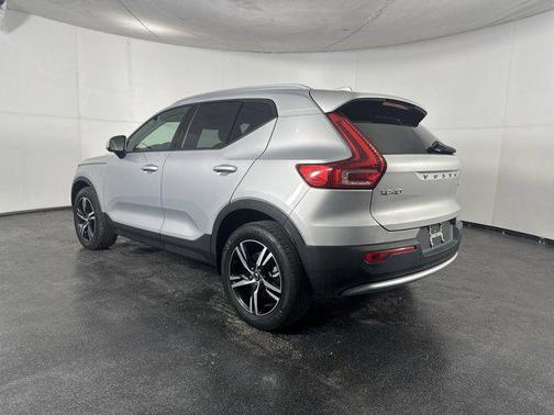 2023 Volvo XC40 B5 Core