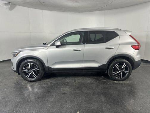2023 Volvo XC40 B5 Core