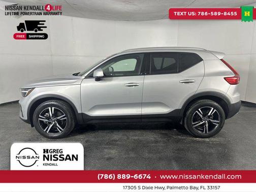 2023 Volvo XC40 B5 Core