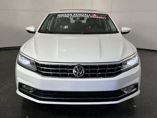 2017 Volkswagen Passat 1.8T SEL Premium