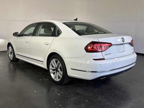 2017 Volkswagen Passat 1.8T SEL Premium