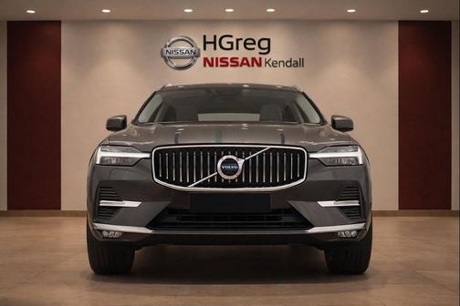 Platinum Grey Metallic 2023 Volvo XC60 B5 Ultimate Bright Theme