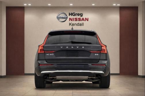 Platinum Grey Metallic 2023 Volvo XC60 B5 Ultimate Bright Theme