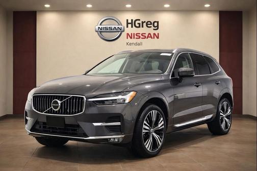 Platinum Grey Metallic 2023 Volvo XC60 B5 Ultimate Bright Theme