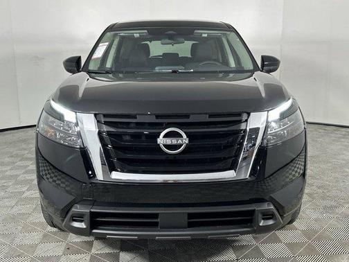 2025 Nissan Pathfinder S FWD