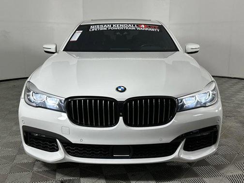 2019 BMW 740 740i