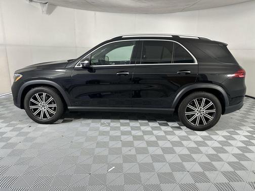 Obsidian Black Metallic 2026 Mercedes-Benz GLE 350 4MATIC