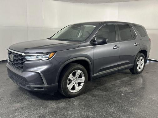 2023 Honda Pilot 2WD LX