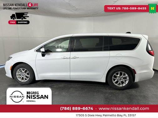 2023 Chrysler Pacifica Touring