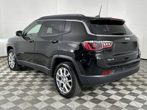 2024 Jeep Compass Latitude Lux