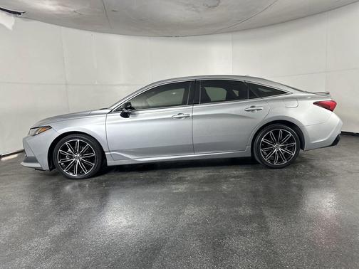 Celestial Silver Metallic 2019 Toyota Avalon Touring