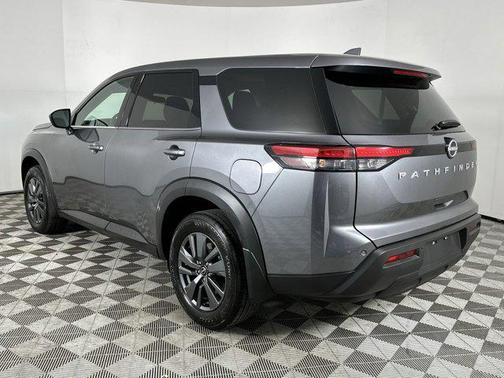 2024 Nissan Pathfinder S FWD