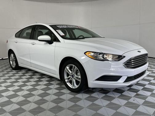 OXFORD WHITE 2018 Ford Fusion SE