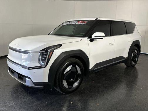 2024 Kia EV9 Light Long Range