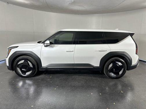 2024 Kia EV9 Light Long Range