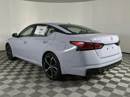 2025 Nissan Altima SR FWD
