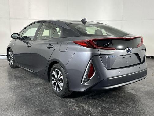 Magnetic Gray Metallic 2017 Toyota Prius Prime Advanced