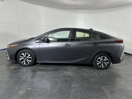 Magnetic Gray Metallic 2017 Toyota Prius Prime Advanced