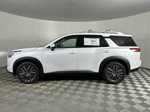 2025 Nissan Pathfinder SL FWD