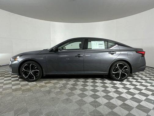 2025 Nissan Altima SR FWD