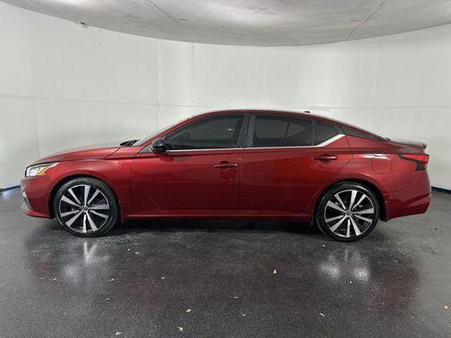 2020 Nissan Altima SR FWD